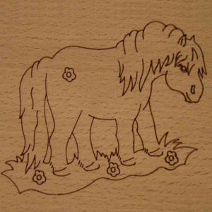 Pony-Gravur aus Holzbrettchen
